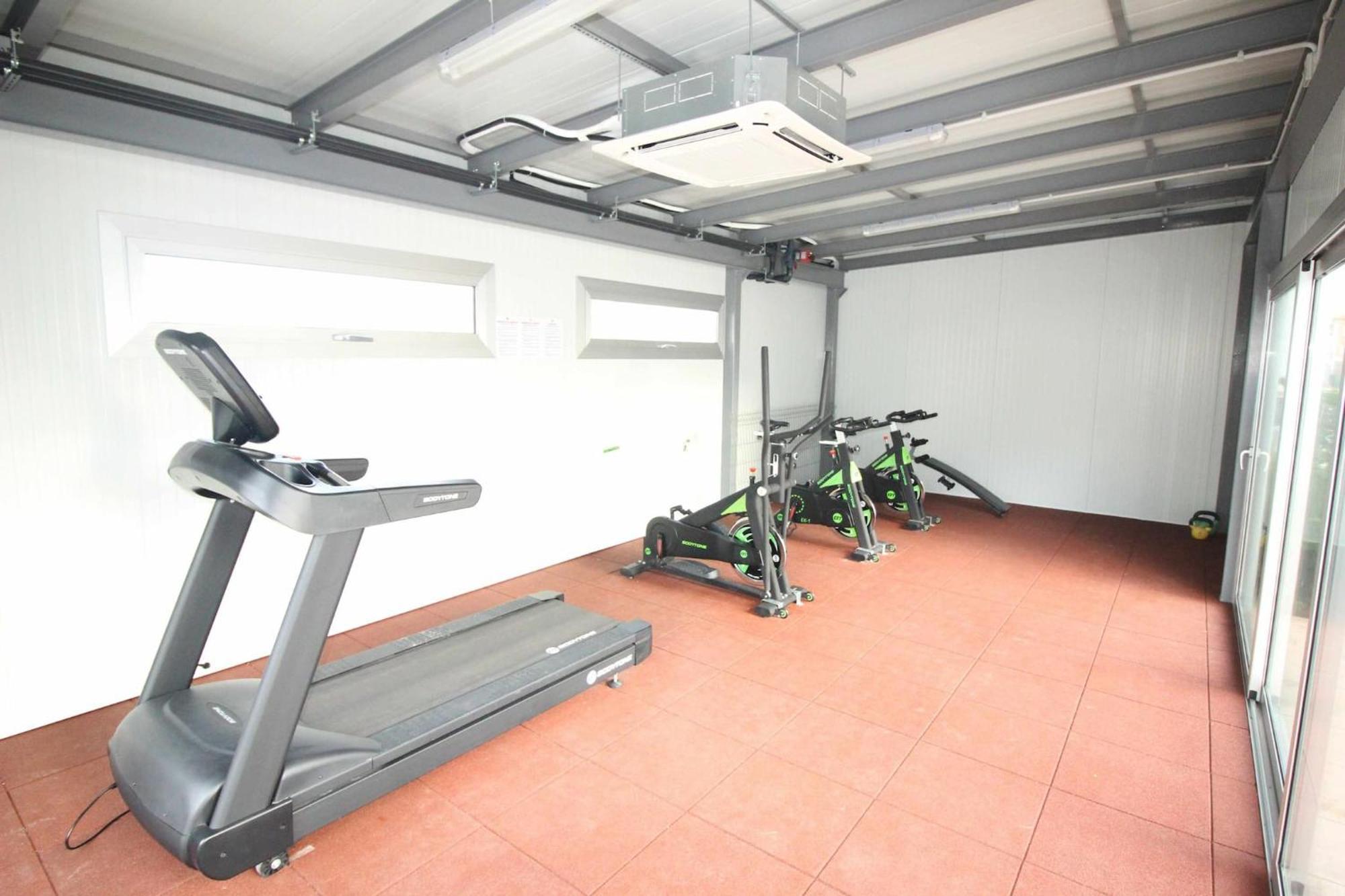 Apto Bajo La Veleta Torrevieja Ngoại thất bức ảnh