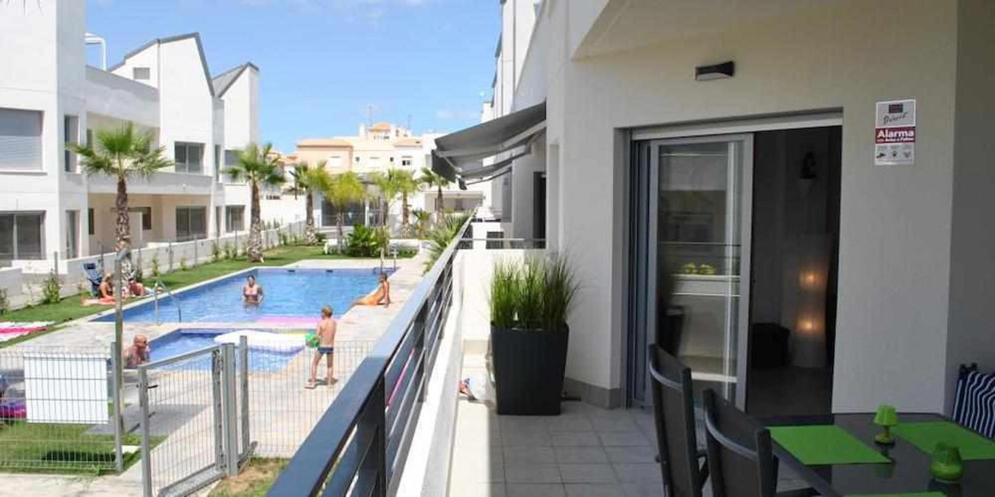 Apto Bajo La Veleta Torrevieja Ngoại thất bức ảnh