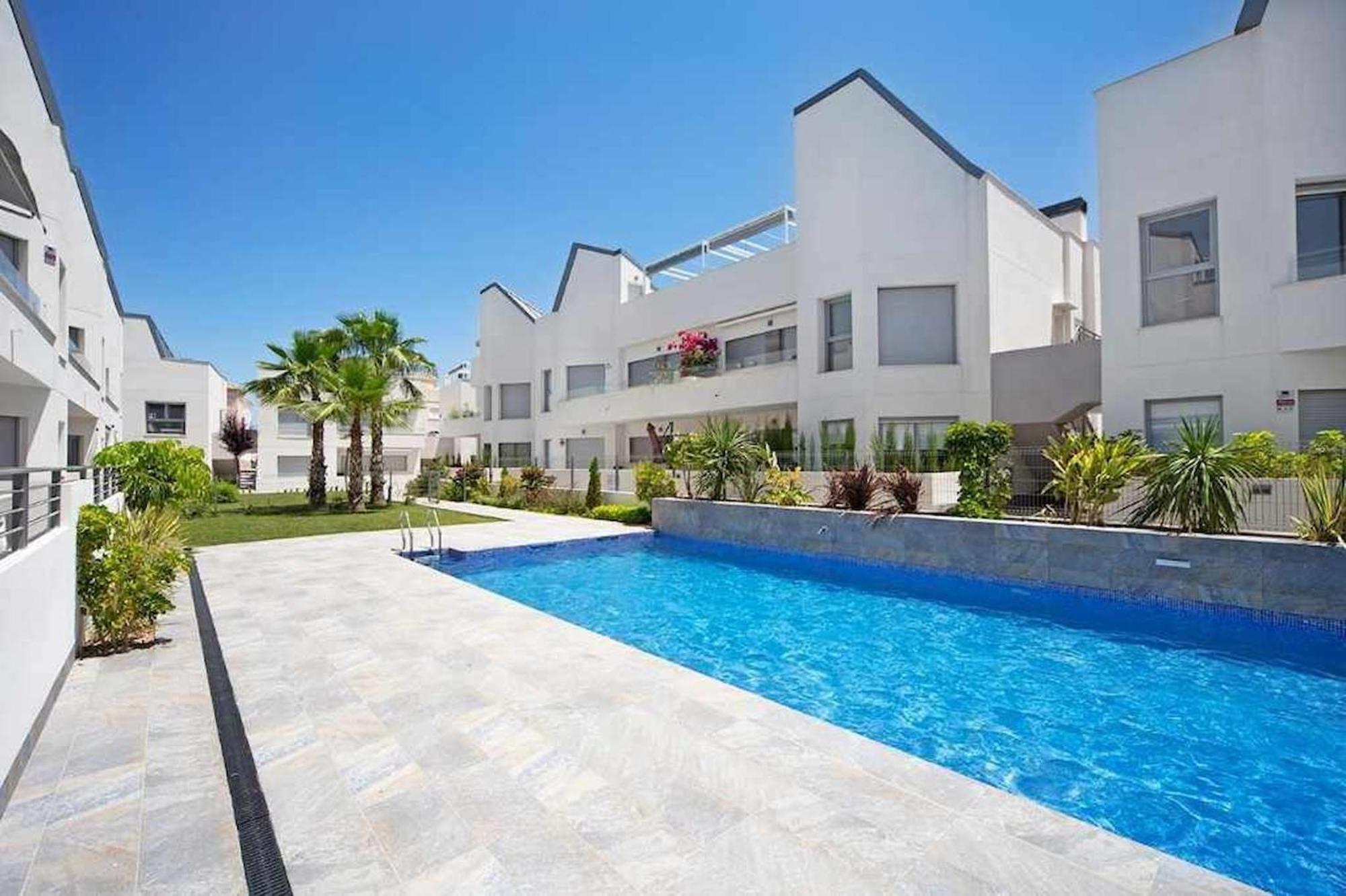 Apto Bajo La Veleta Torrevieja Ngoại thất bức ảnh